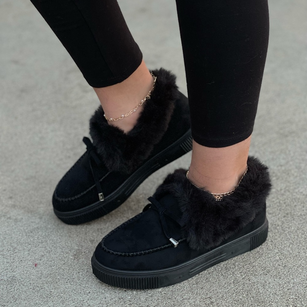 Cozette HOT SELLER 🔥 Burgundy Faux Fur Moccasins - Picture 4 of 5